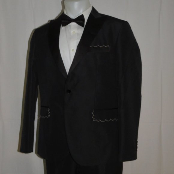 Domenico Vacca Solid Black Sharkskin Peak Lapel Two Button Tuxedo 44R NWT - Picture 6 of 12